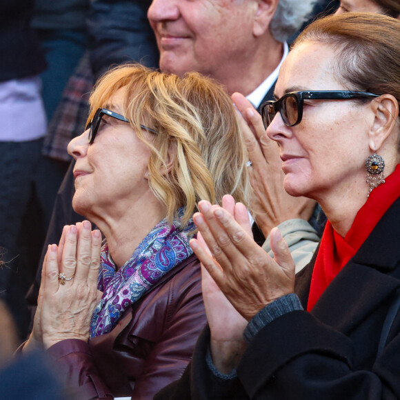 Marie-Anne Chazel et Carole Bouquet - Sortie des Obsèques de Michel Blanc en l'église Saint-Eustache à Paris, le 10 octobre 2024. © Moreau / Jacovides / Bestimage