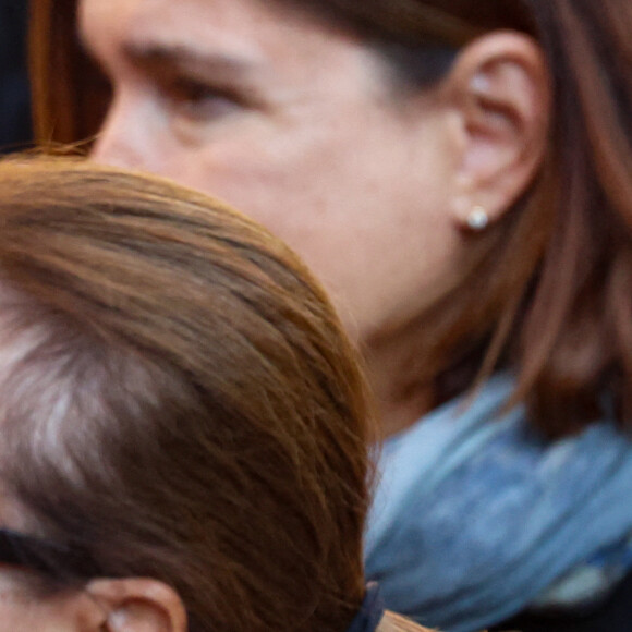 Marie-Anne Chazel et Carole Bouquet - Sortie des Obsèques de Michel Blanc en l'église Saint-Eustache à Paris, le 10 octobre 2024. © Moreau / Jacovides / Bestimage