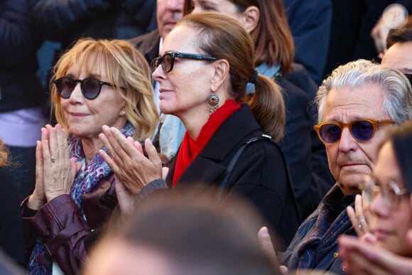 Marie-Anne Chazel et Carole Bouquet - Sortie des Obsèques de Michel Blanc en l'église Saint-Eustache à Paris, le 10 octobre 2024. © Moreau / Jacovides / Bestimage