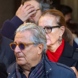 Christian Clavier, Carole Bouquet - Sortie des Obsèques de Michel Blanc en l'église Saint-Eustache à Paris, le 10 octobre 2024. © Moreau / Jacovides / Bestimage