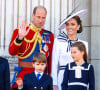 Kate Middleton aurait également confié que sa garniture préférée était le bacon.
Archives : Prince William et Kate Middleton avec leurs enfants Prince George, Charlotte, et Louis.