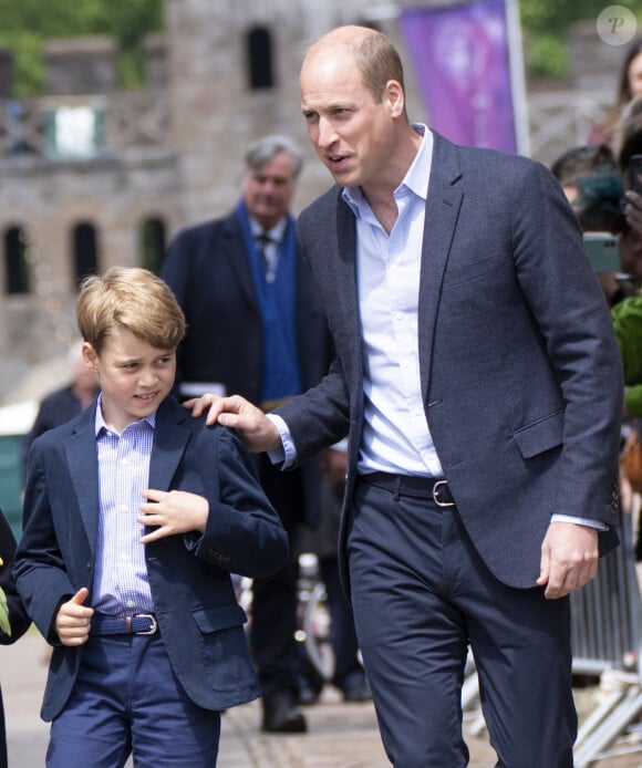 Le prince William, duc de Cambridge, le prince George de Cambridge en visite au château de Cardiff, Royaume Uni, le 4 juin 2022, à l'occasion du jubilé de platine de la reine d'Angleterre. 