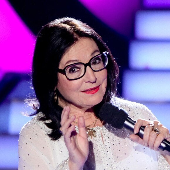 La chanteuse grecque Nana Mouskouri, photographiée samedi (07.02.2008) lors de l'émission en direct de la "Fête d'hiver des surprises" dans la Erdgas Arena à Riesa, en Saxe. Photo : Andreas Lander. Photo by DPA/ABACAPRESS.COM