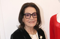 "Je ne veux pas tomber sur scène" : Nana Mouskouri franche sur sa santé et ses capacités à 90 ans