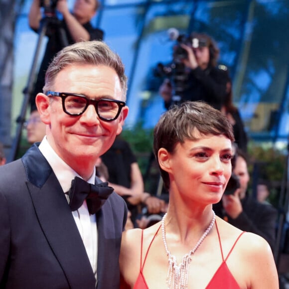 Michel Hazanavicius et sa femme Bérénice Bejo - Descente des marches du film " La plus précieuse des marchandises " lors du 77ème Festival International du Film de Cannes, au Palais des Festivals à Cannes. Le 24 mai 2024 © Jacovides-Moreau / Bestimage 