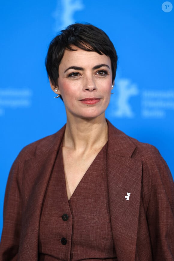 Elle le joue au Studio Marigny
Berenice Bejo - Photocall du film "Another end" lors du 74ème Festival International du Film de Berlin, La Berlinale. Le 17 février 2024 © Marina Takimoto / Zuma Press / Bestimage 