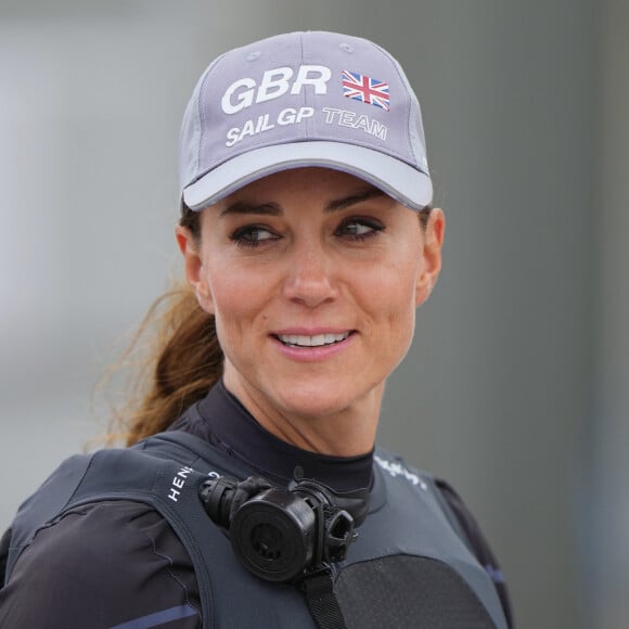 Kate Middleton va mieux ! 
Catherine (Kate) Middleton, duchesse de Cambridge, rejoint le 1851 Trust et l'équipe Great Britain SailGP à Plymouth.