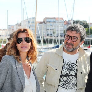 La cérémonie a été avancée à la suite de l'hospitalisation de la grand-mère de l'actrice
Ingrid Chauvin et son compagnon Philippe Warrin lors de la 26ème Edition du Festival de la Fiction de La Rochelle. Le 14 septembre 2024 © Patrick Bernard / Bestimage 