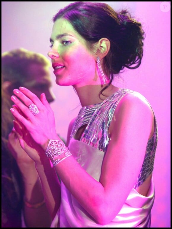La belle Charlotte Casiraghi, à l'occasion du célèbre Bal de la Rose, qui s'est tenu au Sporting Club de Monte Carlo, à Monaco, le 27 mars 2010.