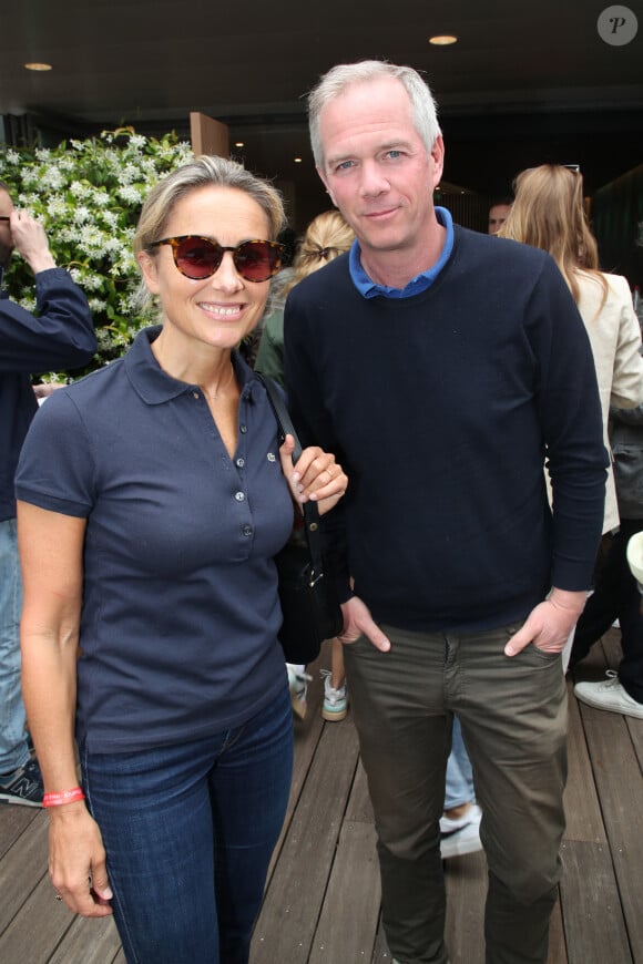 Dans les années 2000, elle travaillait sur LCI et y a rencontré Julien Arnaud
Anne-Sophie Lapix et Julien Arnaud au village (Jour 8) lors des Internationaux de France de Tennis de Roland Garros 2022 à Paris, France, le 29 mai 2022. © Bertrand Rindoff/Bestimage 