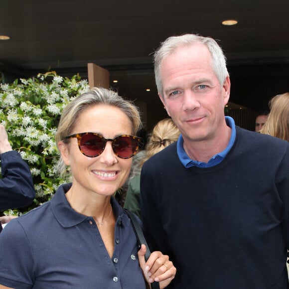 Dans les années 2000, elle travaillait sur LCI et y a rencontré Julien Arnaud
Anne-Sophie Lapix et Julien Arnaud au village (Jour 8) lors des Internationaux de France de Tennis de Roland Garros 2022 à Paris, France, le 29 mai 2022. © Bertrand Rindoff/Bestimage 