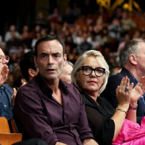 Irène Jacob, Vincent Lindon, Anthony Delon - Pour la séance de clôture de la 16ème édition du Festival Lumière de Lyon, un hommage tout particulier a été rendu à l'acteur Alain Delon en projetant "Plein Soleil" de René Clément. Pour l'occasion Vincent Lindon a prononcé un discours en présence de Anthony Delon, qui, sous le coup de l'émotion, a fondu en larmes pendant l'évocation de son père. C'est la première fois, depuis sa disparition, qu'un hommage était rendu en public à Alain Delon, au Halle Tony Garnier, à Lyon, France, le 20 octobre 2024. © Dominique Jacovides/Bestimage 