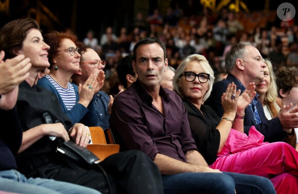 Irène Jacob, Vincent Lindon, Anthony Delon - Pour la séance de clôture de la 16ème édition du Festival Lumière de Lyon, un hommage tout particulier a été rendu à l'acteur Alain Delon en projetant "Plein Soleil" de René Clément. Pour l'occasion Vincent Lindon a prononcé un discours en présence de Anthony Delon, qui, sous le coup de l'émotion, a fondu en larmes pendant l'évocation de son père. C'est la première fois, depuis sa disparition, qu'un hommage était rendu en public à Alain Delon, au Halle Tony Garnier, à Lyon, France, le 20 octobre 2024. © Dominique Jacovides/Bestimage 