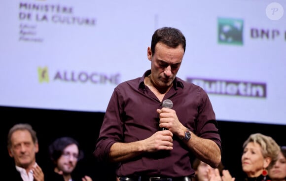 Anthony Delon - Pour la séance de clôture de la 16ème édition du Festival Lumière de Lyon, un hommage tout particulier a été rendu à l'acteur Alain Delon en projetant "Plein Soleil" de René Clément. Pour l'occasion Vincent Lindon a prononcé un discours en présence de Anthony Delon, qui, sous le coup de l'émotion, a fondu en larmes pendant l'évocation de son père. C'est la première fois, depuis sa disparition, qu'un hommage était rendu en public à Alain Delon, au Halle Tony Garnier, à Lyon, France, le 20 octobre 2024. © Dominique Jacovides/Bestimage 