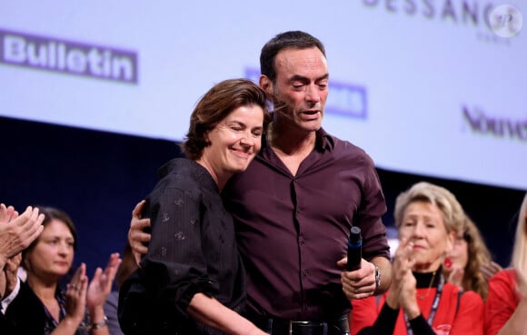 Irène Jacob, Anthony Delon - Pour la séance de clôture de la 16ème édition du Festival Lumière de Lyon, un hommage tout particulier a été rendu à l'acteur Alain Delon en projetant "Plein Soleil" de René Clément. Pour l'occasion Vincent Lindon a prononcé un discours en présence de Anthony Delon, qui, sous le coup de l'émotion, a fondu en larmes pendant l'évocation de son père. C'est la première fois, depuis sa disparition, qu'un hommage était rendu en public à Alain Delon, au Halle Tony Garnier, à Lyon, France, le 20 octobre 2024. © Dominique Jacovides/Bestimage 