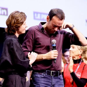 Irène Jacob, Anthony Delon - Pour la séance de clôture de la 16ème édition du Festival Lumière de Lyon, un hommage tout particulier a été rendu à l'acteur Alain Delon en projetant "Plein Soleil" de René Clément. Pour l'occasion Vincent Lindon a prononcé un discours en présence de Anthony Delon, qui, sous le coup de l'émotion, a fondu en larmes pendant l'évocation de son père. C'est la première fois, depuis sa disparition, qu'un hommage était rendu en public à Alain Delon, au Halle Tony Garnier, à Lyon, France, le 20 octobre 2024. © Dominique Jacovides/Bestimage 