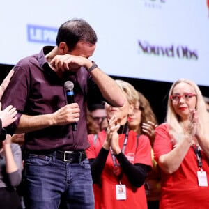 Irène Jacob, Anthony Delon - Pour la séance de clôture de la 16ème édition du Festival Lumière de Lyon, un hommage tout particulier a été rendu à l'acteur Alain Delon en projetant "Plein Soleil" de René Clément. Pour l'occasion Vincent Lindon a prononcé un discours en présence de Anthony Delon, qui, sous le coup de l'émotion, a fondu en larmes pendant l'évocation de son père. C'est la première fois, depuis sa disparition, qu'un hommage était rendu en public à Alain Delon, au Halle Tony Garnier, à Lyon, France, le 20 octobre 2024. © Dominique Jacovides/Bestimage 