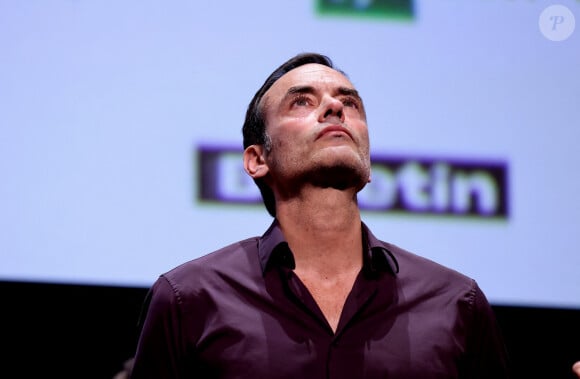 Vincent Lindon, Anthony Delon - Pour la séance de clôture de la 16ème édition du Festival Lumière de Lyon, un hommage tout particulier a été rendu à l'acteur Alain Delon en projetant "Plein Soleil" de René Clément. Pour l'occasion Vincent Lindon a prononcé un discours en présence de Anthony Delon, qui, sous le coup de l'émotion, a fondu en larmes pendant l'évocation de son père. C'est la première fois, depuis sa disparition, qu'un hommage était rendu en public à Alain Delon, au Halle Tony Garnier, à Lyon, France, le 20 octobre 2024. © Dominique Jacovides/Bestimage 