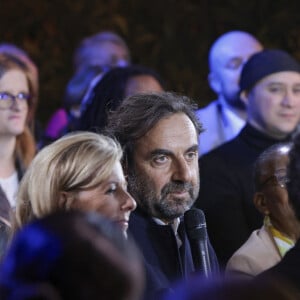 Epaulée par André Manoukian, la journaliste accueillera de nombreux artistes sur le plateau pour mettre en avant la richesse de nos territoires.
Exclusif - Claire Chazal, André Manoukian - Enregistrement de l'émission "Le Grand Echiquier, Spéciale Outre-Mer", présentée par C.Chazal et A.Manoukian et diffusée le 24 octobre sur France 2 © Jack Tribeca / Bestimage