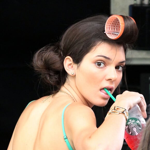 Mais l'UFC-Que Choisir alerte sur les calories contenues par cette boisson au lait fermenté. Il serait selon elle, "deux fois plus calorique que le Coca-Cola".
Kendall Jenner sur un tournage
