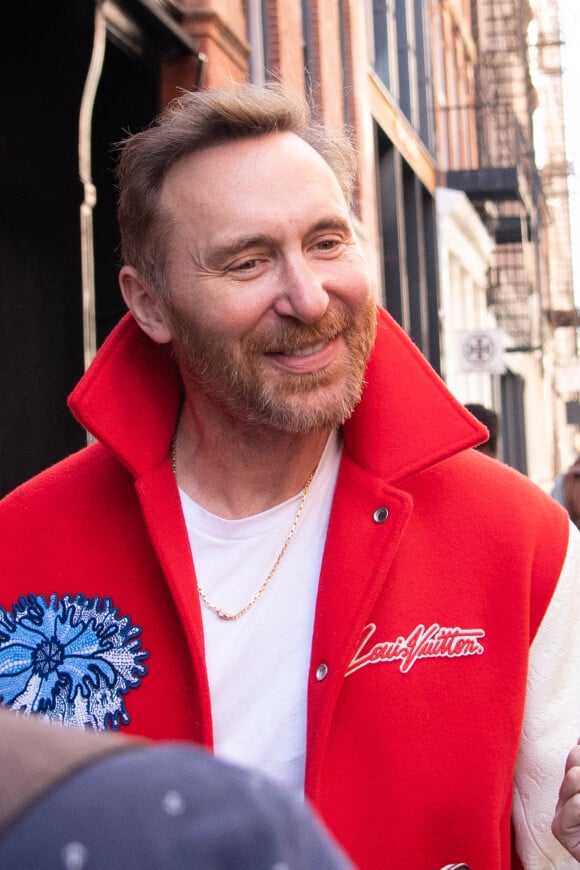 Belle affaire pour le musicien qui, six ans après son achat, a réussi à obtenir 16 millions de dollars pour ce domicile. 
Le DJ David Guetta aperçu à New York City.