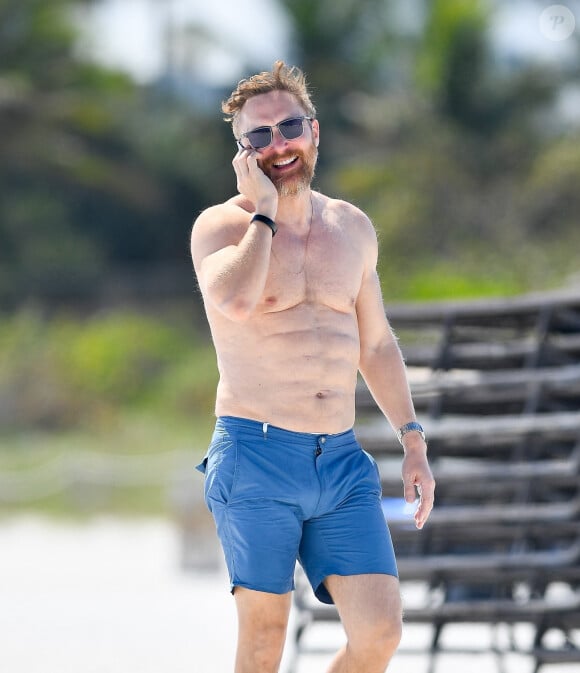 
Exclusif - David Guetta et sa compagne Jessica Ledon, enceinte, passent une journée à la plage pour partager des moments complices en attendant l'arrivée de leur premier enfant. Miami Beach le 26 février 2024. 