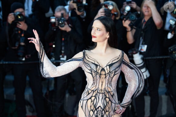 Star internationale, Eva est devenue comédienne.
Eva Green assiste à la projection de 'Kinds Of Kindness' et au tapis rouge au Palais des Festivals à Cannes, France, le 17 mai 2024 dans le cadre du 77ème Festival de Cannes. Photo par Nicolas Genin/ABACAPRESS.COM