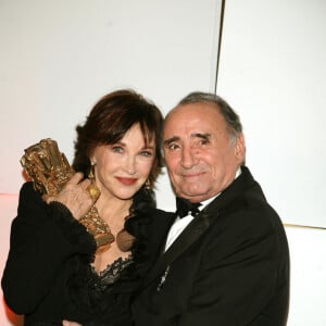 Marlène Jobert et Claude Brasseur lors de la 32ème cérémonie des César qui s'est tenue au Théâtre du Chatelet à Paris, France, le 24 février 2007. Photo par Guignebourg-Nebinger/ABACAPRESS.COM