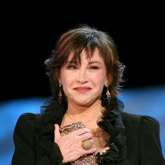 Marlène Jobert prononce son discours de remerciement lors de la 32e cérémonie des César qui s'est tenue au Théâtre du Châtelet à Paris, France, le 24 février 2007. Photo par Guignebourg-Nebinger/ABACAPRESS.COM