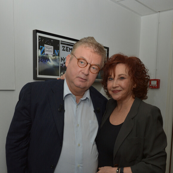 Dominique Besnehard et Marlène Jobert lors de l'enregistrement de Vivement Dimanche le 22 avril 2014 à Paris, France. Photo par Max Colin/ABACAPRESS.COM