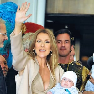 Céline Dion et ses fils jumeaux Eddy et Nelson arrivent au Caesars Palace en compagnie de son mari René Angelil et de son fils aîné René-Charles Angelil, Las Vegas, NV, USA, le 16 février 2011. Photo par Dave Proctor/Startraks/ABACAPRESS.COM