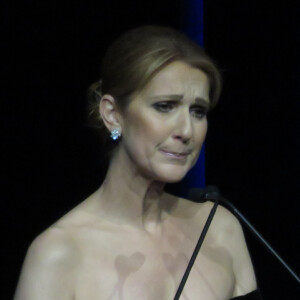Céline Dion n'a pas pu retenir ses larmes au Colosseum du Caesars Palace à Las Vegas...
Céline Dion assiste à la cérémonie en hommage à son mari René Angélil, intitulée "Celebration of Life" avec son fils aîné René-Charles au Caesars Palace. 