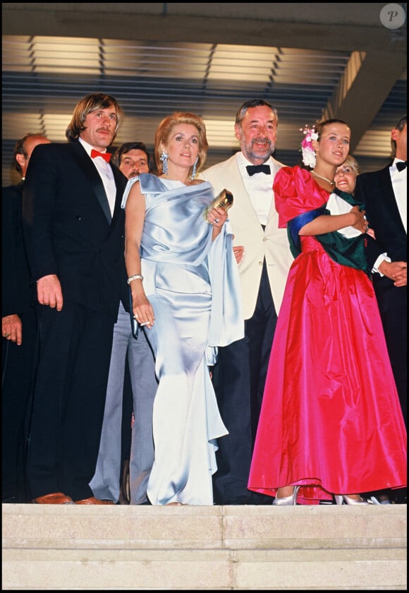 Gérard Depardieu, Philippe Noiret, Catherine Deneuve et Sophie Marceau au Festival de Cannes pour le film Fort Saganne en 1984