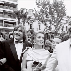 Gérard Depardieu, Philippe Noiret, Catherine Deneuve et Sophie Marceau au Festival de Cannes pour le film Fort Saganne en 1984