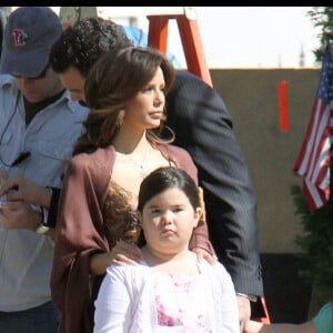 Eva Longoria, Ricardo Chavira, Madison de la Garza et Danielle Baltodano sur le tournage de la série "Desperate Housewives"