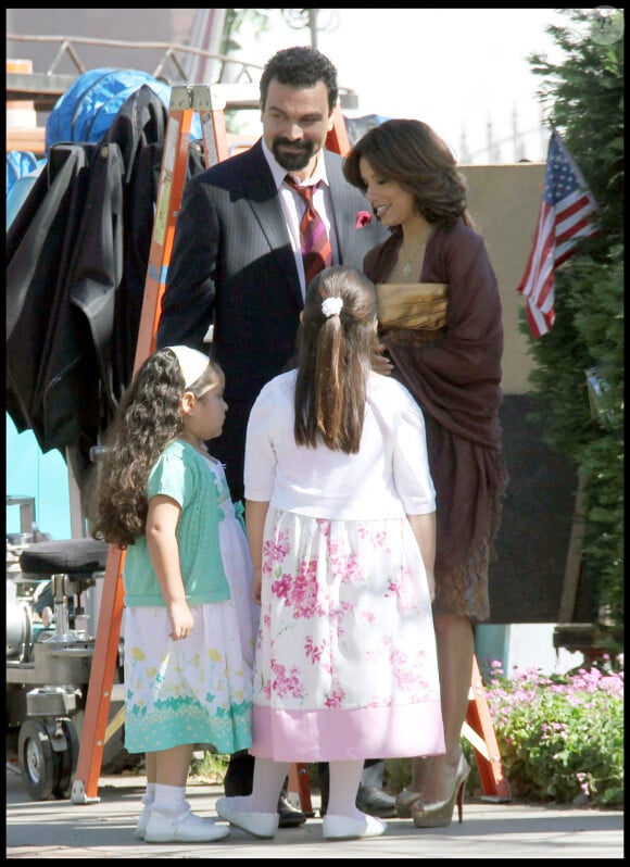 Eva Longoria, Ricardo Chavira, Madison de la Garza et Danielle Baltodano sur le tournage de la série "Desperate Housewives"