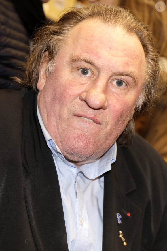 Pour l'heure, ce bien "peine à trouver preneur", comme le précise Le Figaro Immobilier
 
Gérard Depardieu au 33ème salon du Livre au parc des expositions de la porte de Versailles à Paris le 20 mars 2016.