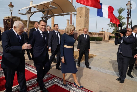 Le Président de la République, Emmanuel Macron et la première dame Brigitte Macron se recueillent au Mausolée de Mohammed V à Rabat au Maroc le 29 Octobre 2024. © Dominique Jacovides/Bestimage