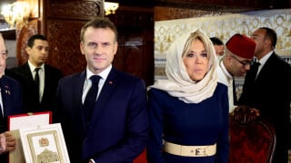 Rabat en ébullition : La présence d'un invité d'Emmanuel et Brigitte Macron divise