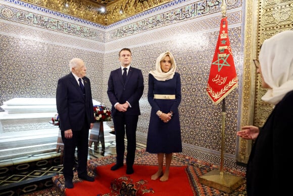 Brigitte et Emmanuel Macron se sont rendus au Mausolée de Mohammed V à Rabat 
 
Le Président de la République, Emmanuel Macron et la première dame Brigitte Macron se recueillent au Mausolée de Mohammed V à Rabat au Maroc le 29 Octobre 2024. © Dominique Jacovides/Bestimage