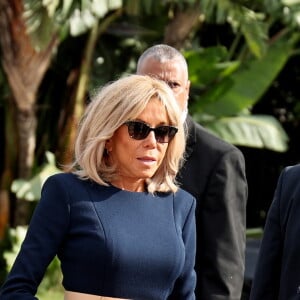 Le Président de la République, Emmanuel Macron et la première dame Brigitte Macron se recueillent au Mausolée de Mohammed V à Rabat au Maroc le 29 Octobre 2024. © Dominique Jacovides/Bestimage