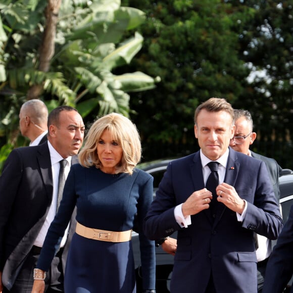 Le Président de la République, Emmanuel Macron et la première dame Brigitte Macron se recueillent au Mausolée de Mohammed V à Rabat au Maroc le 29 Octobre 2024. © Dominique Jacovides/Bestimage