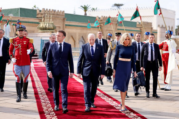 Le Président de la République, Emmanuel Macron et la première dame Brigitte Macron se recueillent au Mausolée de Mohammed V à Rabat au Maroc le 29 Octobre 2024. © Dominique Jacovides/Bestimage