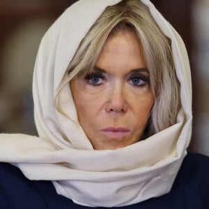 Le Président de la République, Emmanuel Macron et la première dame Brigitte Macron se recueillent au Mausolée de Mohammed V à Rabat au Maroc le 29 Octobre 2024. © Dominique Jacovides/Bestimage