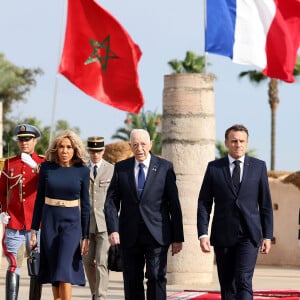 Le Président de la République, Emmanuel Macron et la première dame Brigitte Macron se recueillent au Mausolée de Mohammed V à Rabat au Maroc le 29 Octobre 2024. © Dominique Jacovides/Bestimage