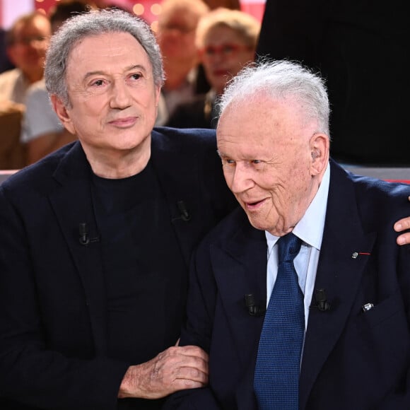 Exclusif -Michel Drucker et Philippe Bouvard - Enregistrement de l'émission Vivement dimanche au studio Gabriel, presentée par M.Drucker, diffusée sur France 3 le 9 octobre 2022. ©