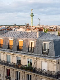 L'appartement de 500m2 d'un haut dirigeant de télévision cambriolé à Paris : coffres-forts fracturés, 20 000 euros et des montres de luxe dérobés...