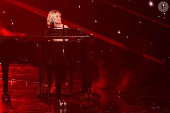 Exclusif - Louane Emera - Enregistrement de l'émission "La chanson de l'année" dans les Arènes de Nîmes, présentée par N.Aliagas et diffusée le 17 juin sur TF1 © Bruno Bebert-Christophe Clovis / Bestimage 