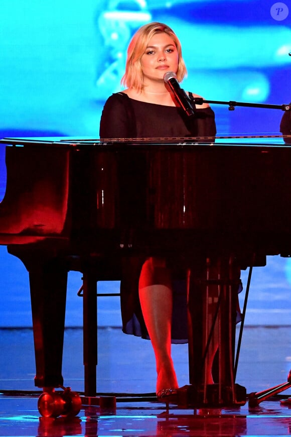 Exclusif - Louane Emera - Enregistrement de l'émission "La chanson de l'année" dans les Arènes de Nîmes, présentée par N.Aliagas et diffusée le 17 juin sur TF1 © Bruno Bebert-Christophe Clovis / Bestimage 