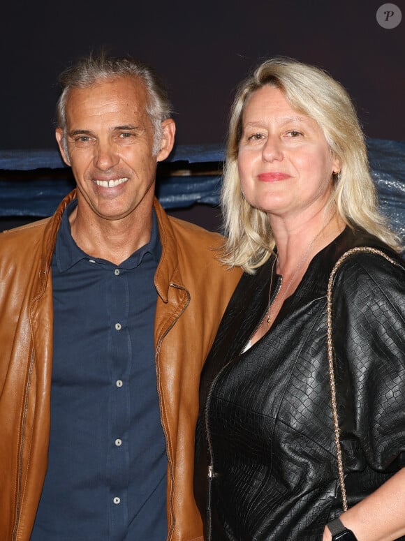 Sur une seconde vidéo, on découvre ses deux fils Victor et Giacomo confortablement assis sur le canapé.
Paul et Luana Belmondo - Première du film "Indiana Jones et le Cadran de la destinée" au cinéma Le Grand Rex à Paris le 26 juin 2023. © Coadic Guirec/Bestimage